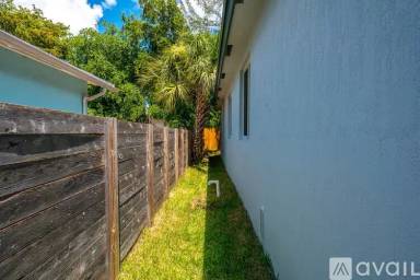 Main picture of 642 NW 15th Ave