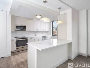 Main picture of 300 W Grand Ave