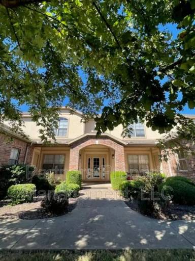 Main picture of 2673 N Miranda Ave
