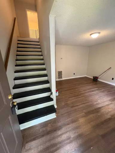 Main picture of 147 Woodland Dr