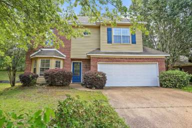 Main picture of 102 Cavitt Cv