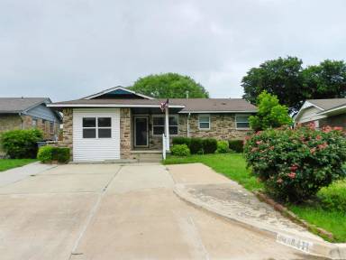 Main picture of 6439 NW Compass Dr