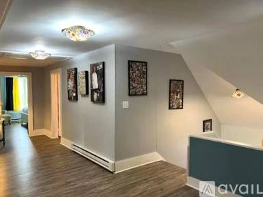 Main picture of 124 W Main St