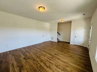 Main picture of 1054 Balsam Ln