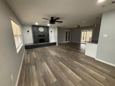 Main picture of 904 E Norristown Cir