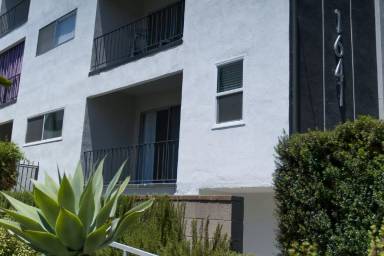 Main picture of 1641 N Poinsettia Pl