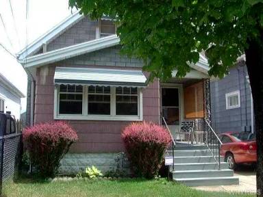 Main picture of 119 Eckhert St