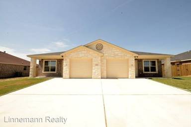 Main picture of 1204 Vanguard Ln