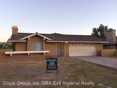 Main picture of 708 W Calle de Oro