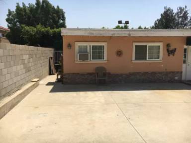 Main picture of 9606 Haskell Ave