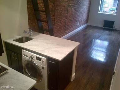 Main picture of 316 W 14th St