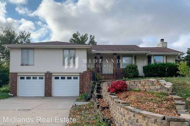 Main picture of 2917 Redwing Cir