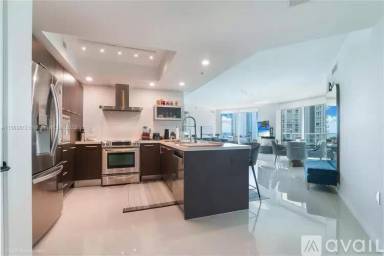 Main picture of 250 Sunny Isles Blvd