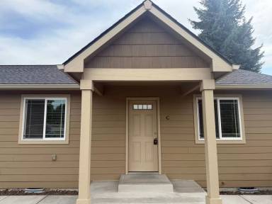 Main picture of 306 2nd Ave