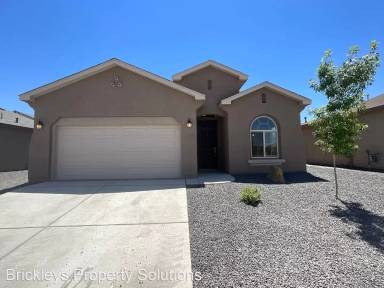 Main picture of 4525 Bald Eagle Loop NE