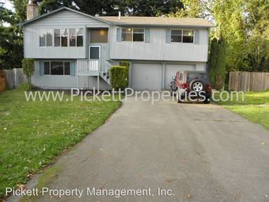 Main picture of 7955 NE Double Hitch Ct