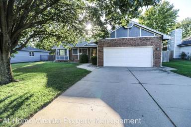 Main picture of 127 Chapel Dr