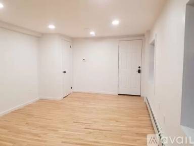 Main picture of 2890 Main St