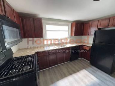 Main picture of 621 W Main St