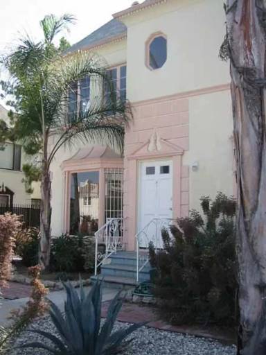 Main picture of 905 S Kenmore Ave