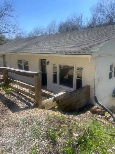 Main picture of 28 High Water Ln