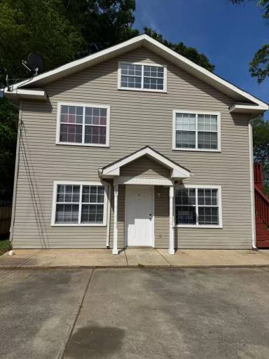 Main picture of 404B McCullars Ln