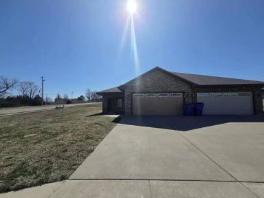 Main picture of 402 Michaels Ct