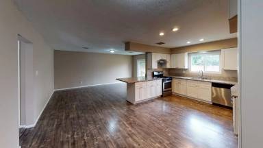 Main picture of 25040 Tulip Ave