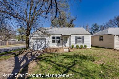 Main picture of 202 S Custer Ave