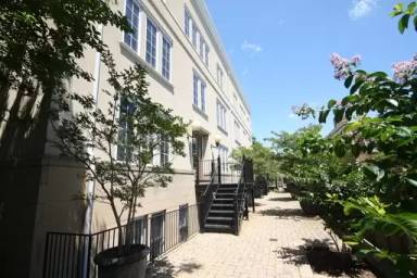Main picture of 525 G St SE