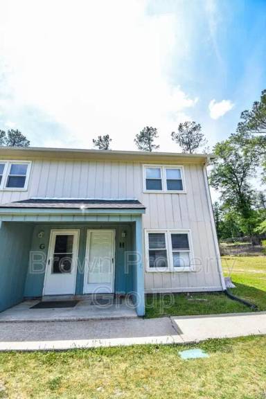 Main picture of Woodbridge Townhomes