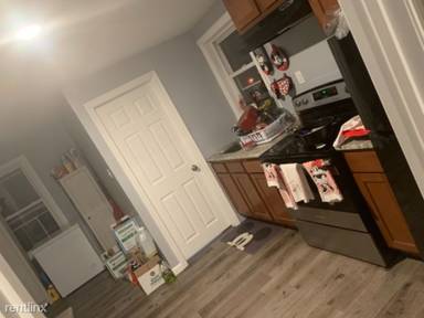 Main picture of 123 S 4th St
