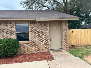 Main picture of 4604 Erskine St