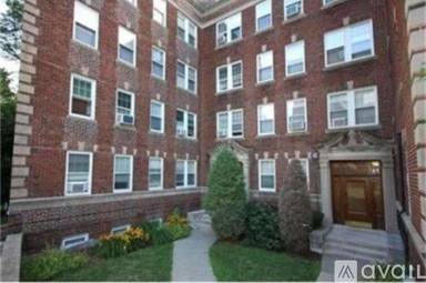 Main picture of 22 Concord Ave