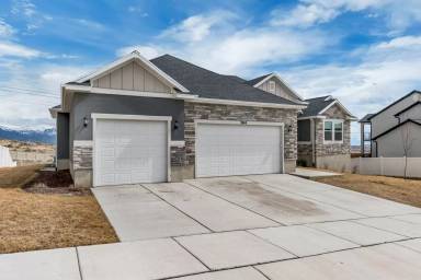 Main picture of 984 N Highpass Dr