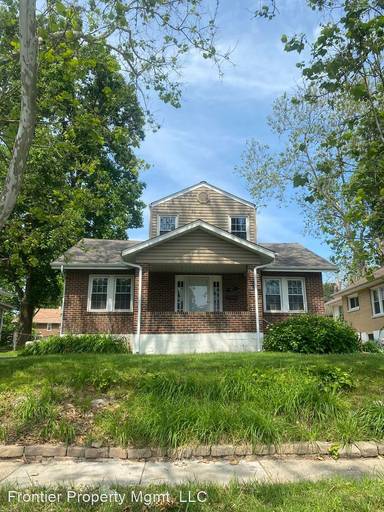 Main picture of 2477 Ashland Ave