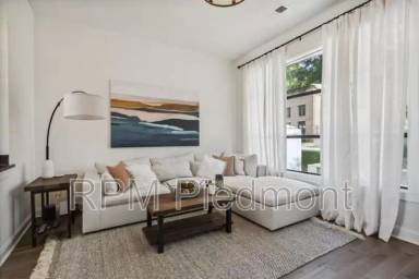 Main picture of 174 Chester Ave SE