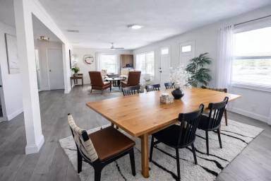 Main picture of 2563 S Peninsula Dr