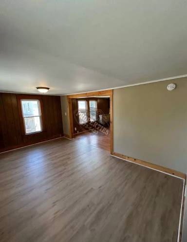Main picture of 8 Grove St