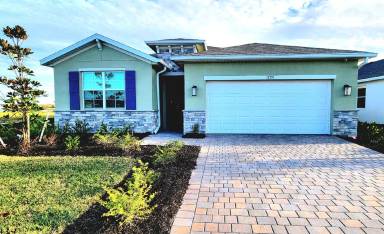 Main picture of 17827 Shade Tree Loop