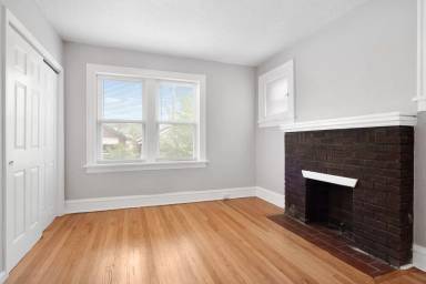 Main picture of 4958 Walsh St