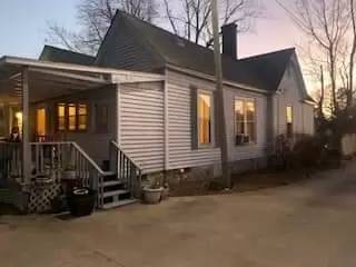 Main picture of 611 Raleigh St