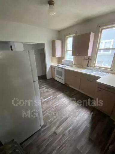 Main picture of 261 College St SW