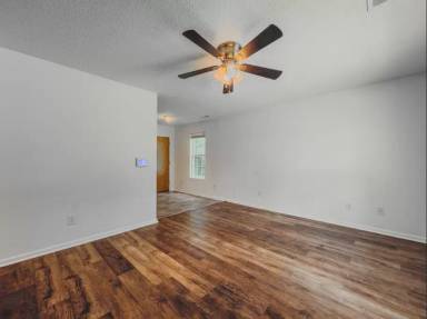 Main picture of 517B Jarrott St