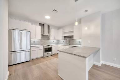 Main picture of 101 Searing Ave