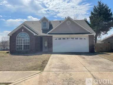 Main picture of 1005 W 22nd St