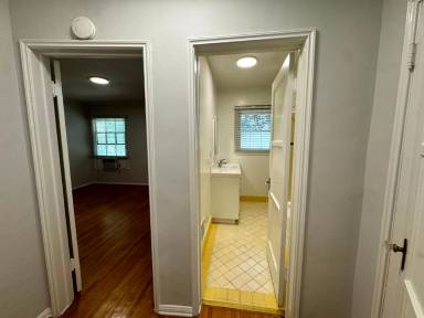 Main picture of 1273 N Crescent Heights Blvd