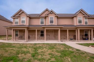 Main picture of 2002 20th St