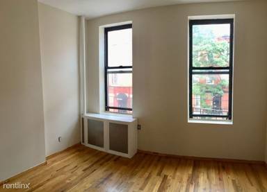 Main picture of 312 E 104th St