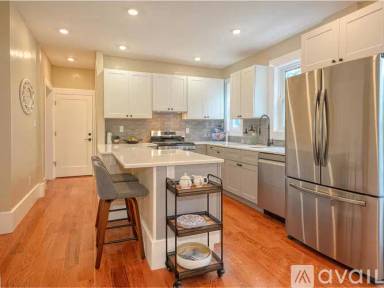 Main picture of 6 Meyer St